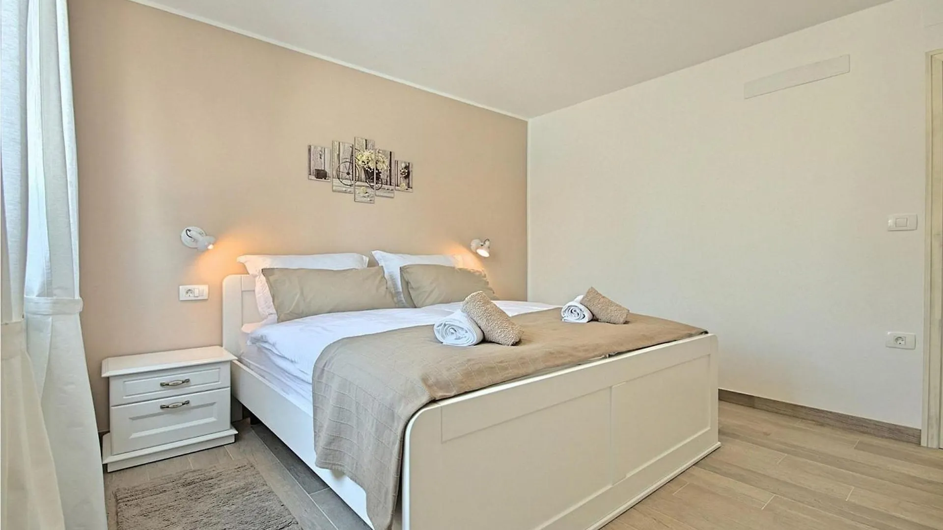 Nice Apartment In Visnjan With Wifi 0*,